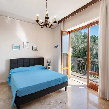 Due Passi Dal Mare Tra Gli Ulivi