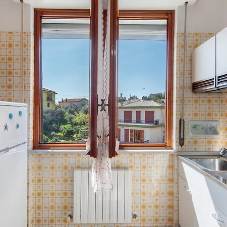 Due Passi Dal Mare Tra Gli Ulivi فاراتسي