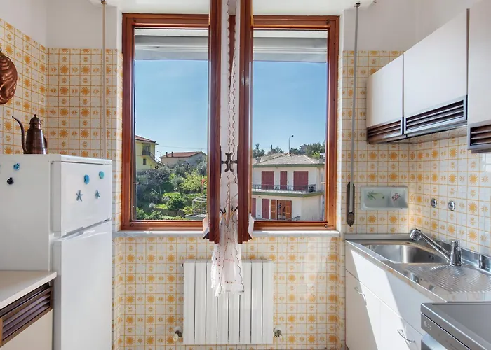 Due Passi Dal Mare Tra Gli Ulivi Varazze