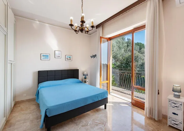 Due Passi Dal Mare Tra Gli Ulivi