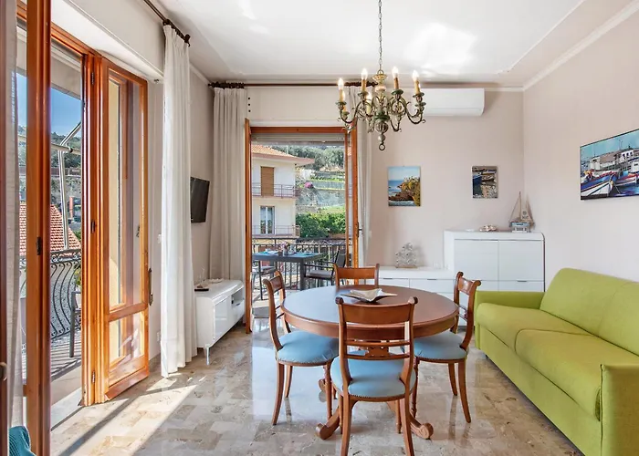 Due Passi Dal Mare Tra Gli Ulivi Varazze