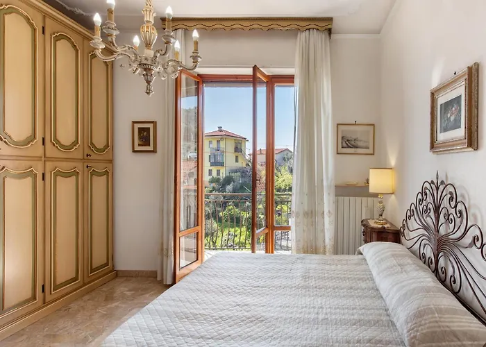 Due Passi Dal Mare Tra Gli Ulivi Varazze